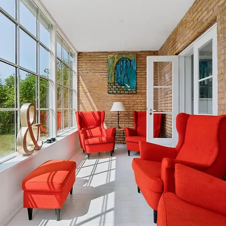 Hughlek - 450m From The Sea By Interhome