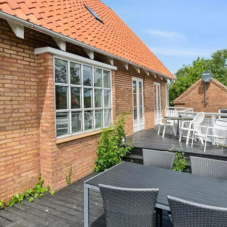 Hughlek - 450m From The Sea By Interhome *