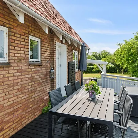 Hughlek - 450m From The Sea By Interhome Feriehus Neksø